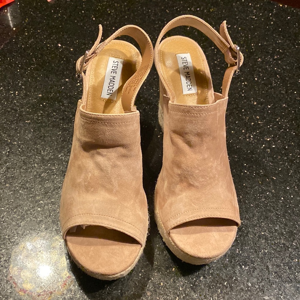 Steve Madden
Giver Suede Espadrille Cork Wedges size 9 M